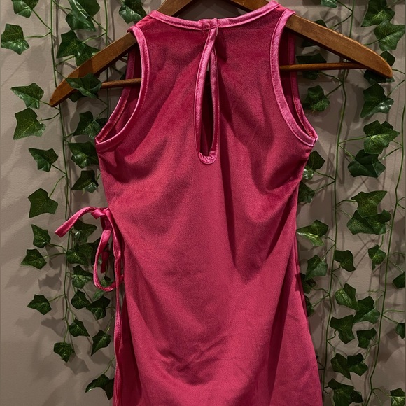 velvet hot pink wrap dress Velma Halloween toddler 🌸☁️🩷 (150) - Picture 2 of 5